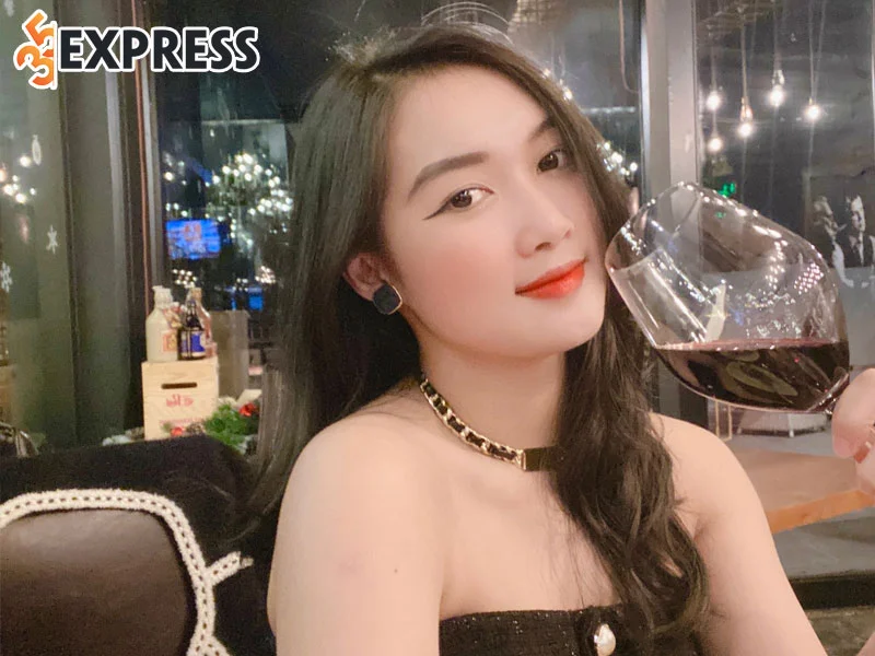 nhung-hinh-anh-dep-cua-hot-girl-pham-thi-hoa-phuong-8-35express