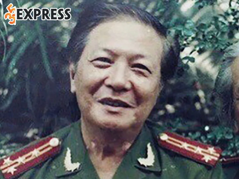 nsut-ha-van-trong-la-ai-1-35express