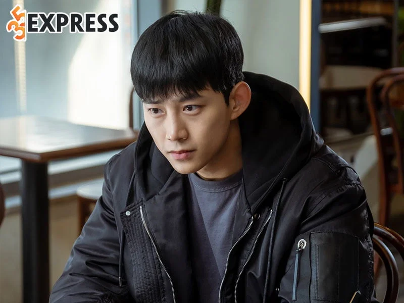 ok-taecyeon-duoc-menh-danh-la-my-nam-man-anh-35express