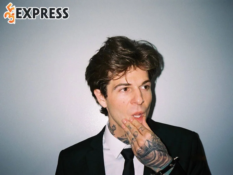 su-nghiep-am-nhac-cua-jesse-rutherford-1-35express