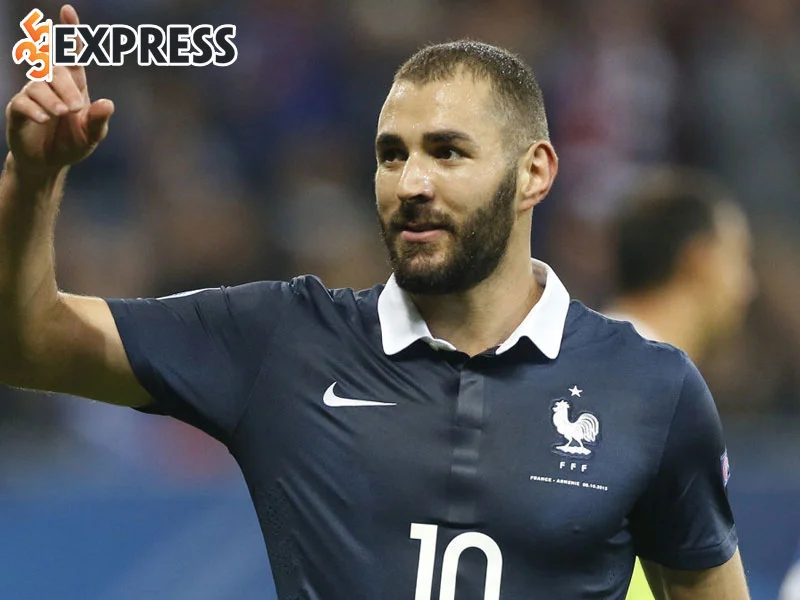 su-nghiep-da-bong-cua-nam-cau-thu-karim-benzema-1-35express