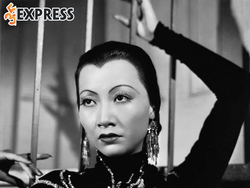 su-nghiep-dien-xuat-cua-dien-vien-dien-anh-hang-dau-anna-may-wong-1-35express