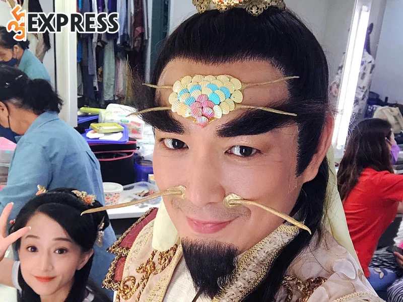 su-nghiep-dien-xuat-cua-vuong-tin-tuong-35express