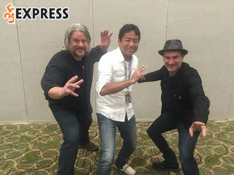 su-nghiep-toa-sang-cua-nghe-si-ve-tranh-biem-hoa-kazuki-takahashi-1-35express