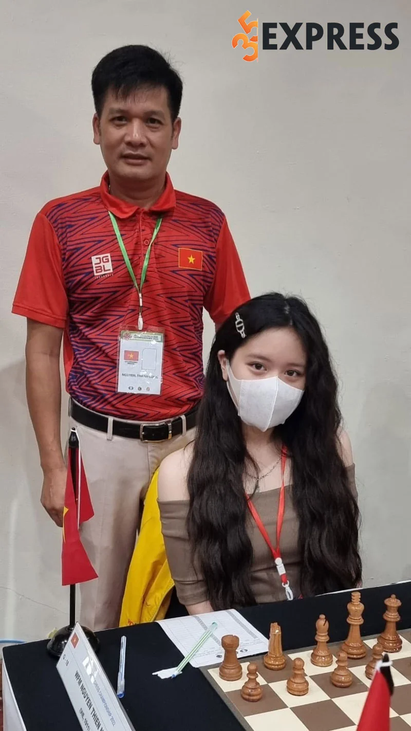 thien-ngan-gay-sot-tai-giai-co-vua-tre-chau-a-2022-35express