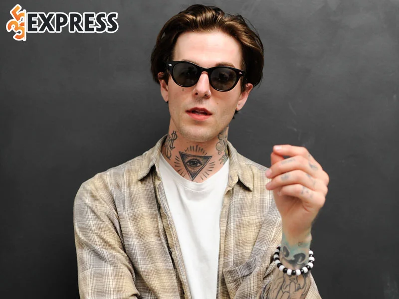 tom-tat-ly-lich-tieu-su-ca-si-jesse-rutherford-35express
