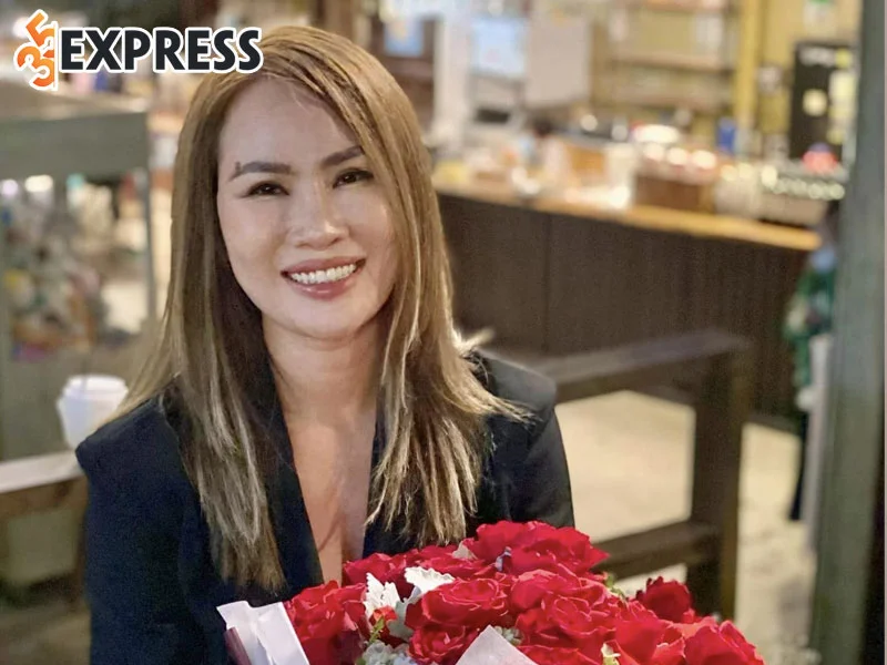 tom-tat-ly-lich-tieu-su-ca-si-ngoc-pham-35express