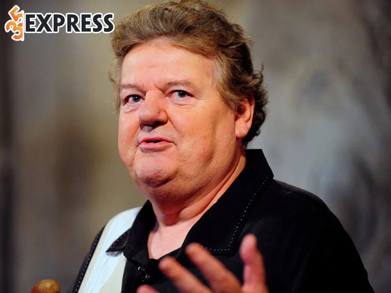 tom-tat-ly-lich-tieu-su-dien-vien-robbie-coltrane-35express