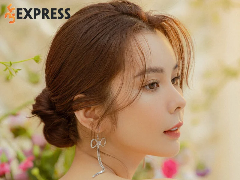 tom-tat-ly-lich-tieu-su-hoa-hau-huynh-vy-35express