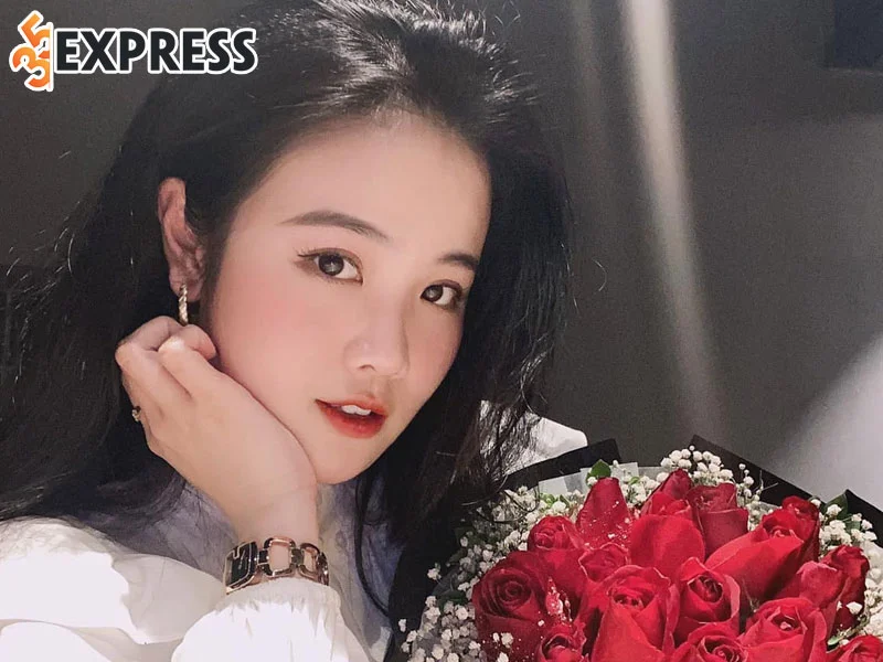 tom-tat-ly-lich-tieu-su-hot-girl-hoang-anh-oc-35express