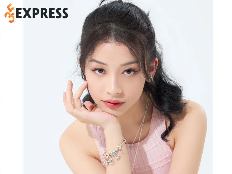 tom-tat-ve-ly-lich-tieu-su-cua-tiktoker-bnat-35express