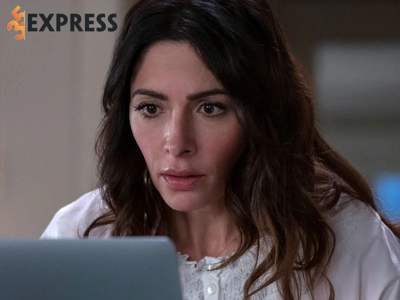 con-duong-dien-xuat-cua-nu-dien-vien-tai-nang-sarah-shahi-5-35express