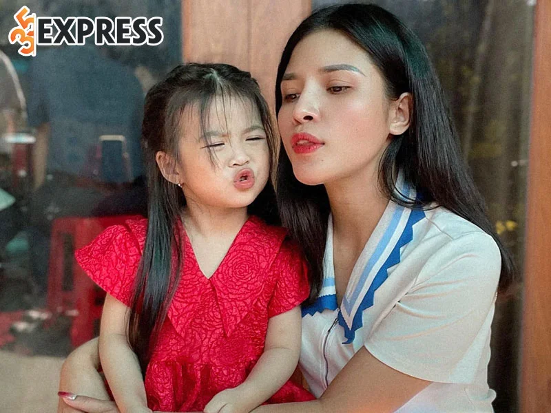 cuoc-song-hien-tai-cua-nguyet-fake-1-35express