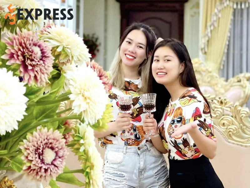 danh-tinh-cua-co-giao-mam-non-vinh-phuc-ngoai-tinh-1-35express