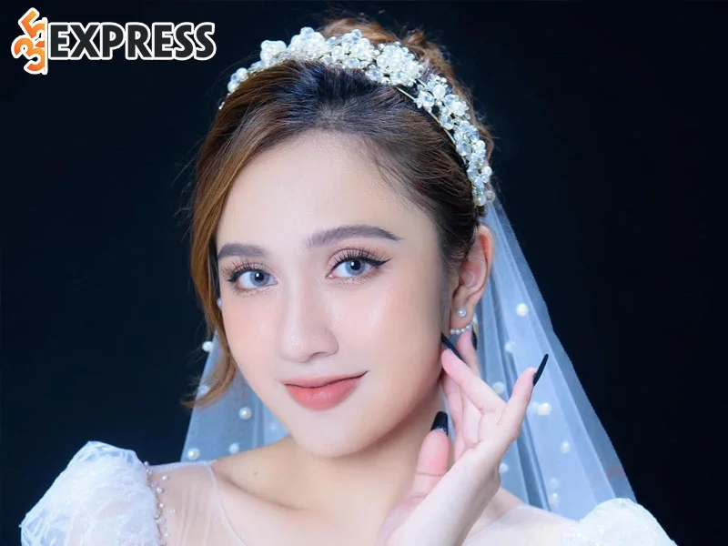 do-thi-thuy-linh-emma-la-ai-1-35express