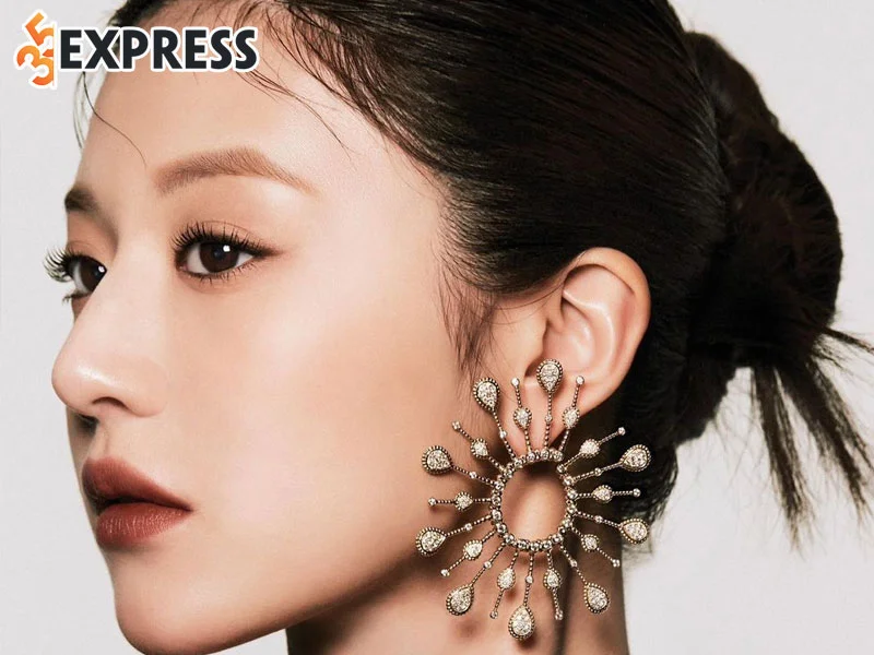 go-yoon-jung-tung-bi-miet-thi-ve-ngoai-hinh-2-35express