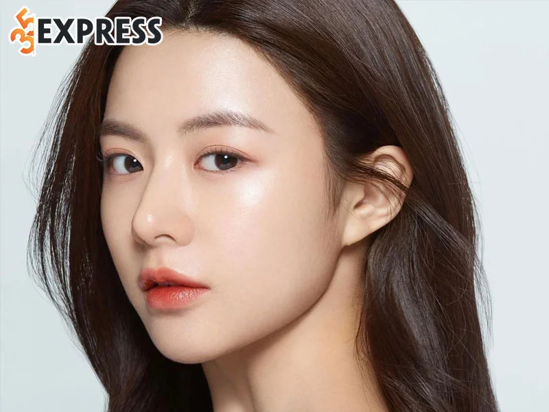 hanh-trinh-su-nghiep-trong-lang-giai-tri-cua-nu-than-the-he-moi-go-yoon-jung-1-35express
