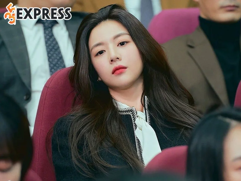 hanh-trinh-su-nghiep-trong-lang-giai-tri-cua-nu-than-the-he-moi-go-yoon-jung-2-35express