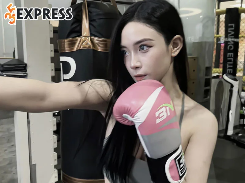 hot-girl-do-minh-tien-gay-sot-khi-tham-gia-nong-cung-world-cup-2022-2-35express