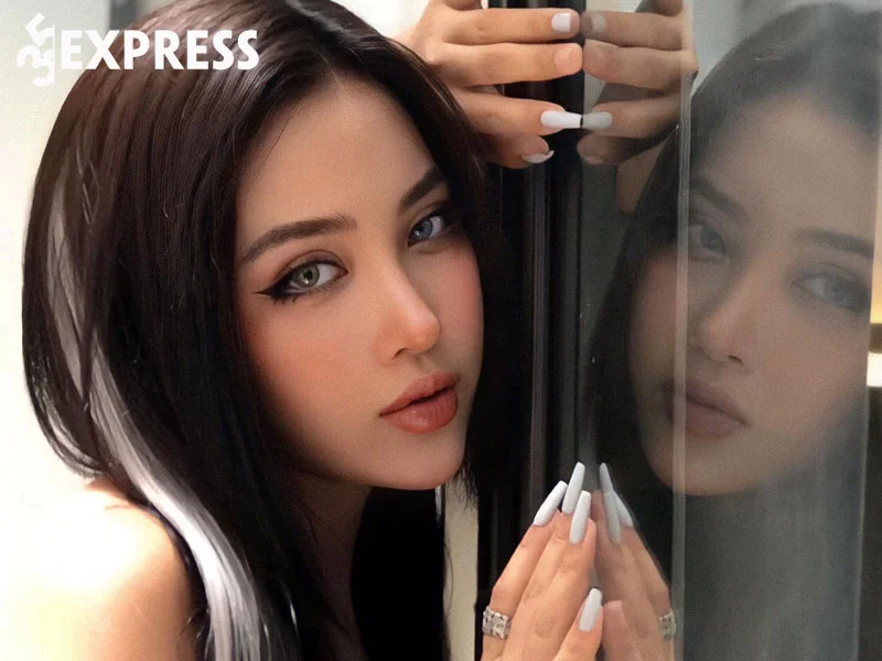 hotgirl-ngoc-thuy-khong-ngai-khoe-duong-cong-nong-bong-1-35express