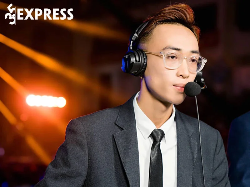 huy-popper-suyt-tro-thanh-giang-vien-dai-hoc-35express