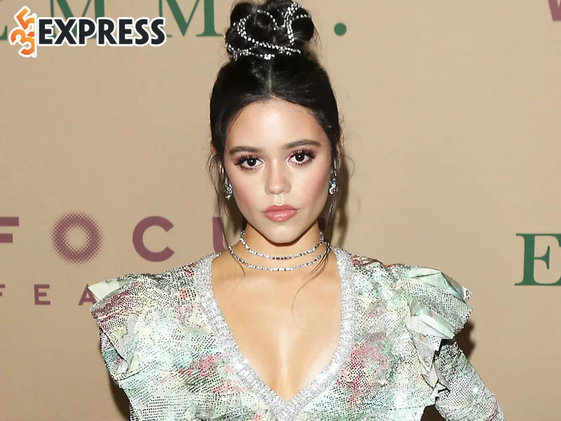 jenna-ortega-la-ai-1-35express