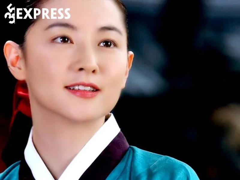 khoi-dau-su-nghiep-dien-xuat-cua-dien-vien-lee-young-ae-35express