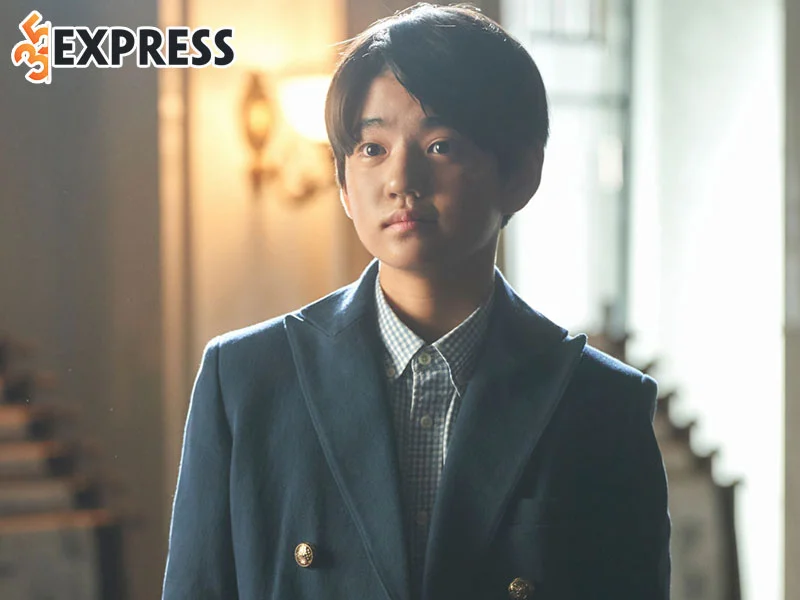 kim-kang-hoon-dien-xuat-an-tuong-trong-cau-ut-nha-tai-phiet-35express
