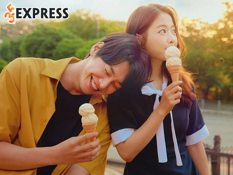kim-young-kwang-lay-di-nuoc-mat-cua-khan-gia-trong-ngay-em-dep-nhat-35express