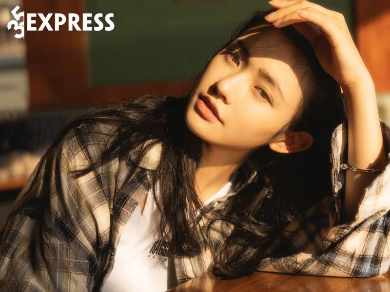lam-duan-nang-my-nhan-ngu-co-doi-tu-nhieu-thi-phi-35express
