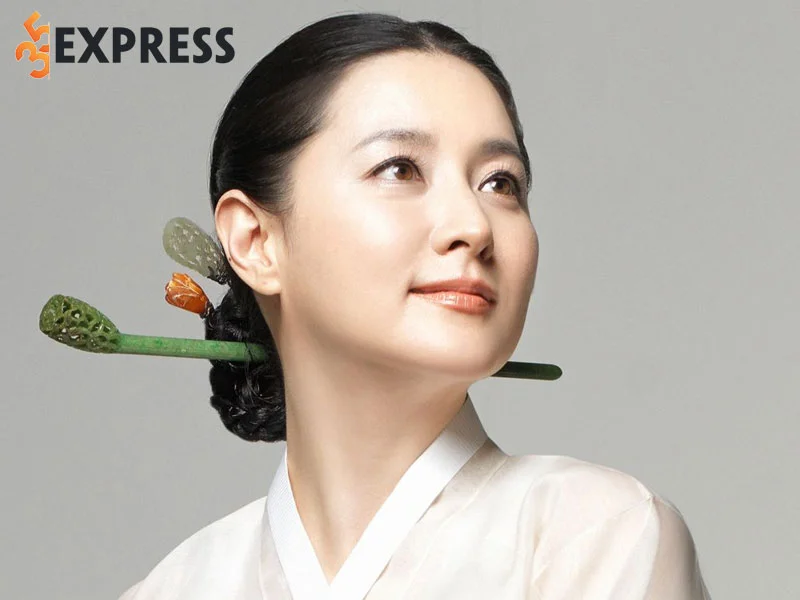 lee-young-ae-quoc-bao-nhan-sac-cua-han-quoc-35express