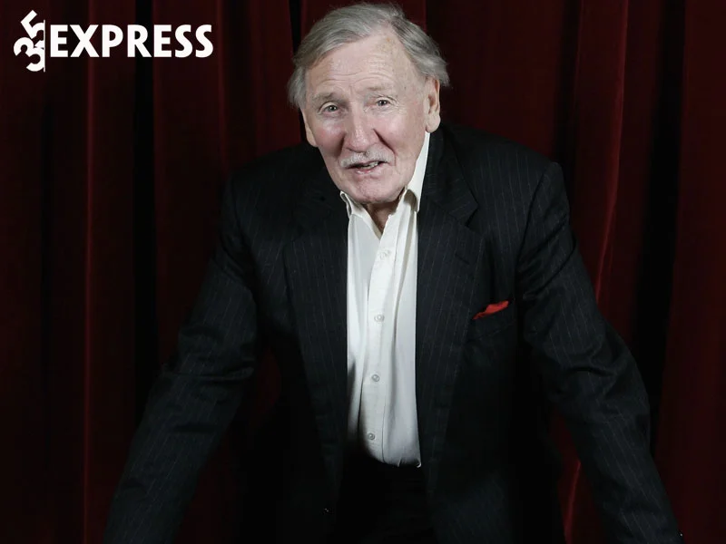 leslie-phillips-nghe-si-long-tieng-cho-chiec-my-huyen-bi-trong-harry-potter-qua-doi-1-35express