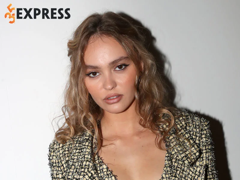 lily-rose-depp-la-ai-1-35express