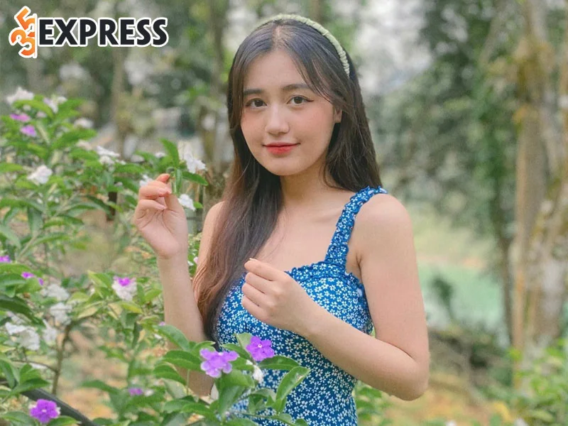 mc-hoang-hong-hanh-noi-bat-cung-dan-hot-girl-nong-cung-world-cup-2022-3-35express
