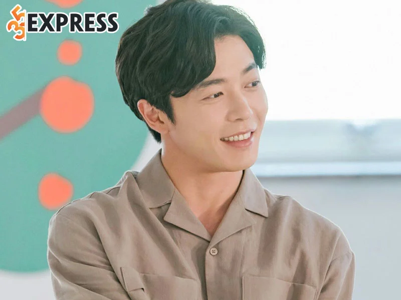 nam-than-kim-jae-wook-voi-vai-chinh-dau-tien-1-35express