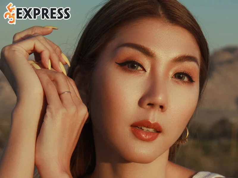 ngoc-quyen-la-ai-1-35express