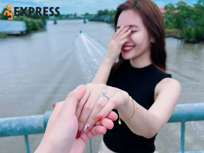 nguyen-minh-thu-ket-hon-voi-thanh-nu-bolero-jang-mi-1-35express