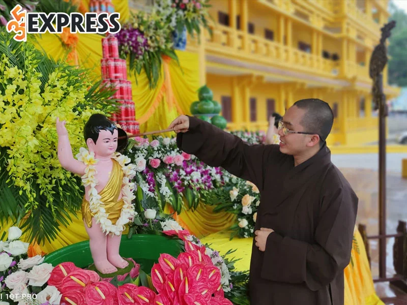 nha-su-thich-khai-tuan-chia-se-ve-nhung-noi-dung-ma-minh-truyen-tai-2-35express