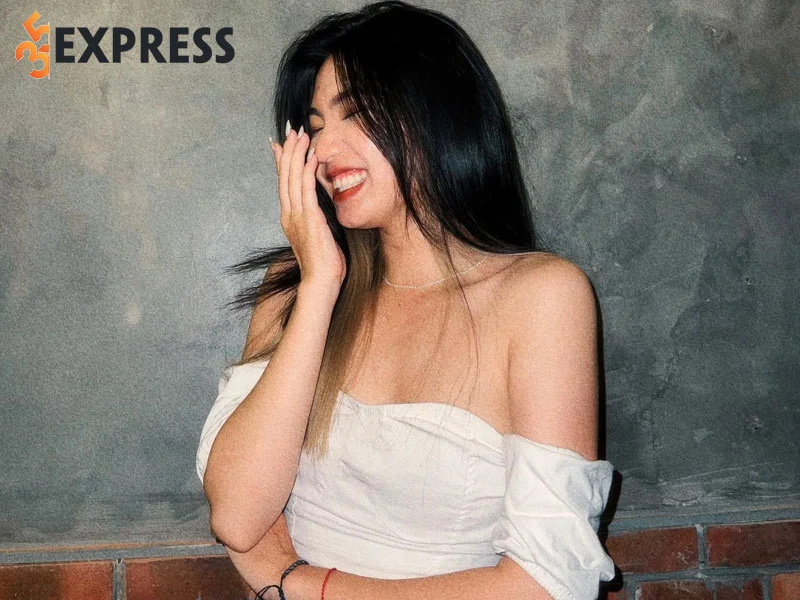 nhan-sac-xinh-dep-cua-hot-girl-dinh-kieu-trang-1-35express