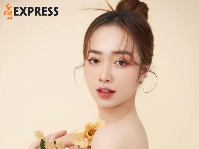 nhung-hinh-anh-dep-cua-hot-girl-thu-hang-4-35express