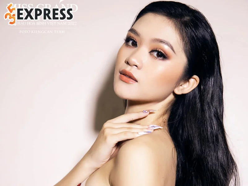 nhung-hinh-anh-dep-cua-nguoi-mau-vo-thi-thuong-2-35express