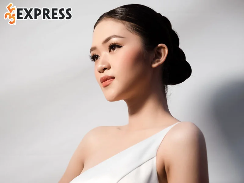 nhung-hinh-anh-dep-cua-nguoi-mau-vo-thi-thuong-4-35express