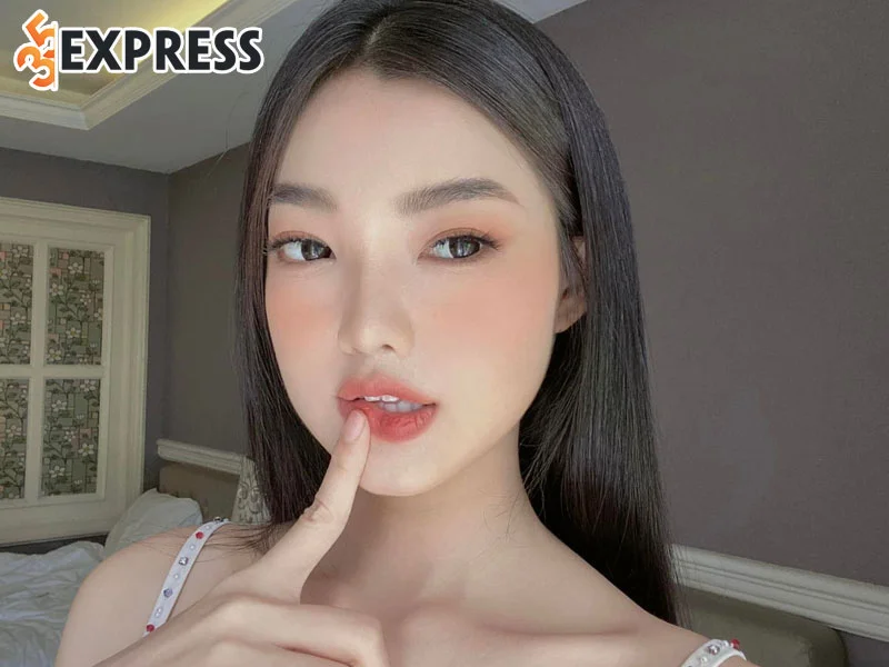 nhung-hinh-anh-dep-cua-tran-thi-be-quyen-2-35express