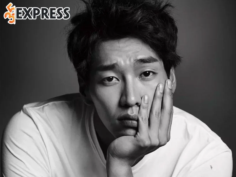 nhung-hinh-anh-dien-trai-cua-kim-young-kwang-5-35express