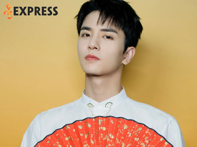 nhung-hinh-anh-dien-trai-cua-ngo-hi-trach-1-35express