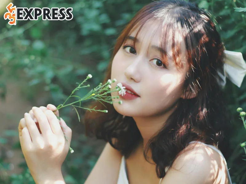 nhung-hinh-anh-xinh-dep-cua-mc-hoang-hong-hanh-5-35express