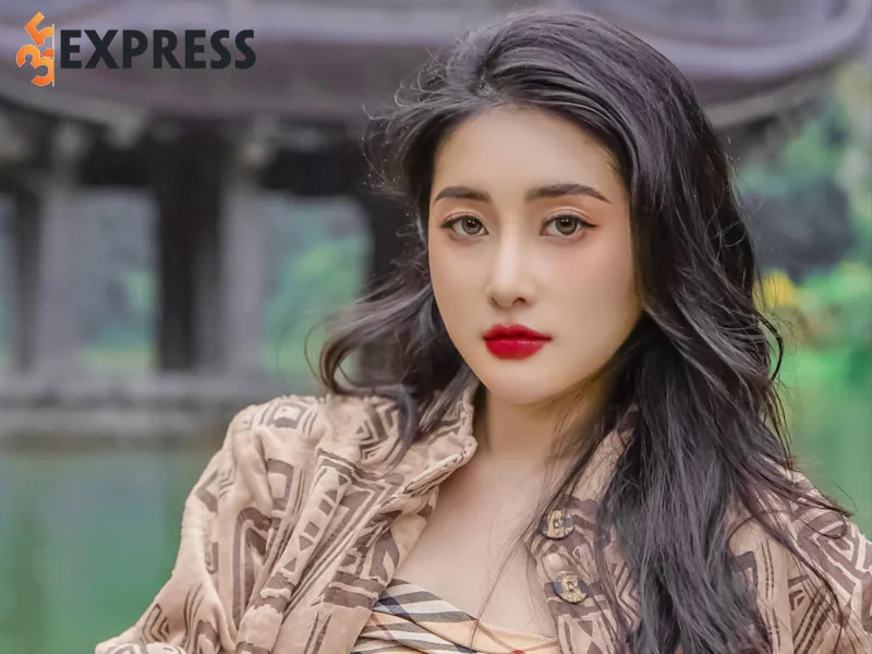 nhung-thanh-cong-trong-su-nghiep-dien-xuat-cua-bui-hong-anh-2-35express