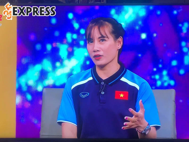 qua-bong-vang-2003-van-thi-thanh-duoc-moi-binh-luan-tai-nong-cung-world-cup-2022-35express