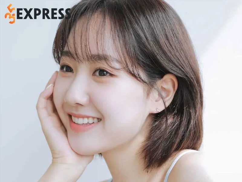 qua-khu-tai-tieng-va-cuoc-song-hien-tai-cua-jin-ji-hee-35express