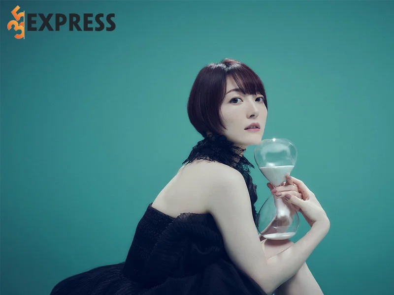 su-nghiep-dien-vien-cua-nu-dien-vien-tai-nang-hanazawa-kana-35express